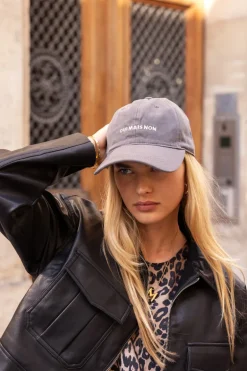 Casquette Gris Foncé "Oui Mais Non"