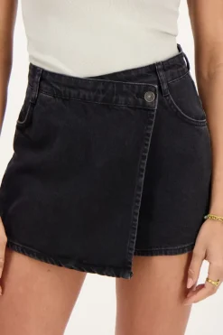 Jupe-short En Denim Noir Avec Boutons